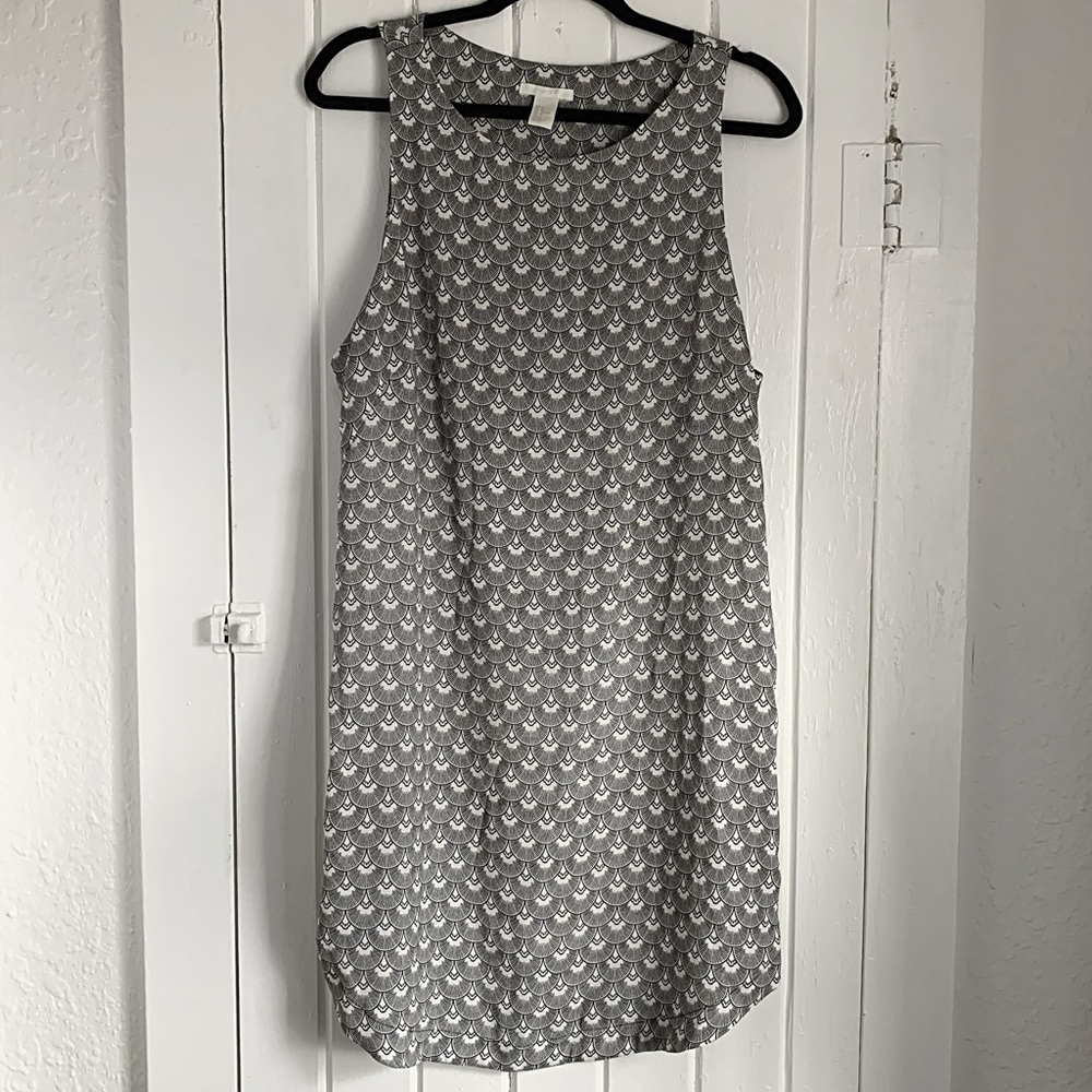 H&M Fan Scale Graphic Print Shift Dress
